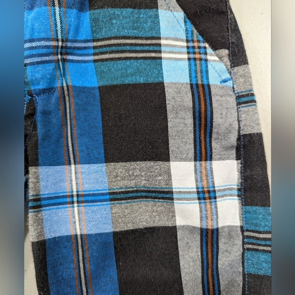 Plaid (blue,black,white) boy' shorts. Carter's size 2. - Picture 7 of 7
